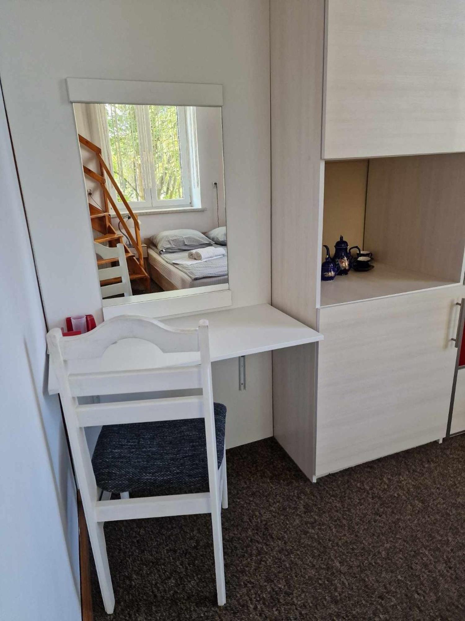 W Krosnie Przy Kolejowej Apartment *