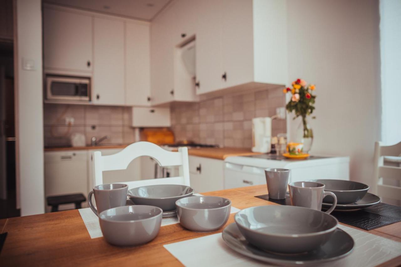 W Krosnie Przy Kolejowej Apartment